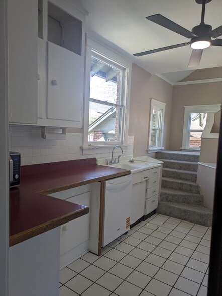 Building Photo - 1272 S University Blvd