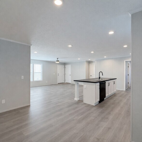 Building Photo - 29638 Danbury Ct