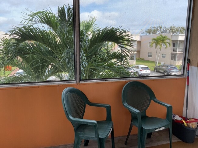 Building Photo - 473 Capri G