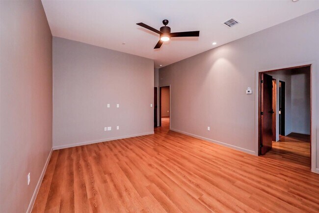 Building Photo - 7219 Rocio Dr