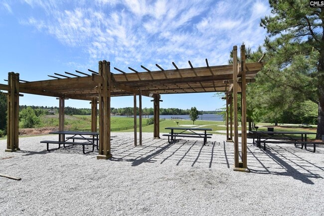 Building Photo - 825 Hidden Point Dr