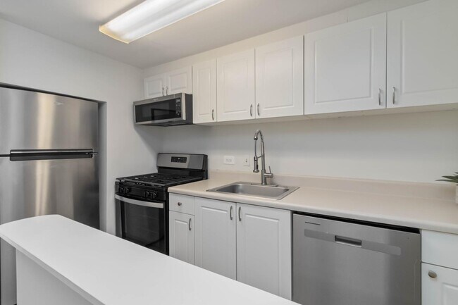 Building Photo - 1501 Clairmont Rd