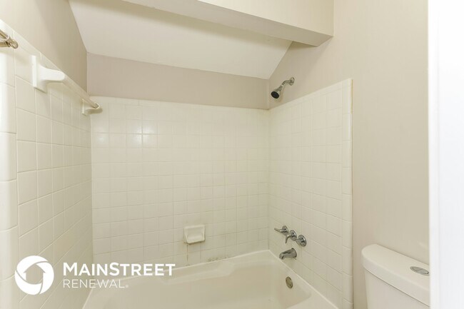 Building Photo - 1823 Quailwood Dr