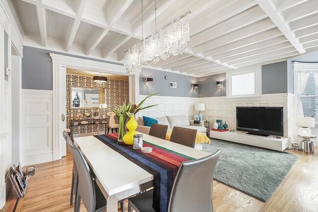 Building Photo - 2096 Pine St