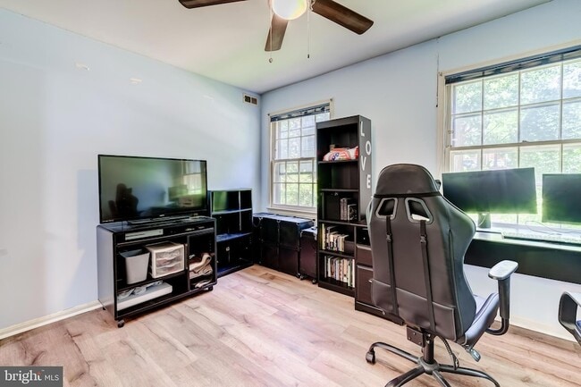 Building Photo - 6012 Westchester Park Dr