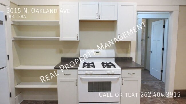 Building Photo - 3015 N Oakland Ave