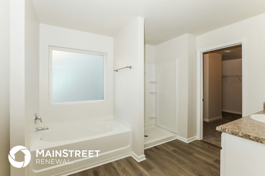 Building Photo - 573 Emporia Loop