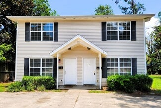 Building Photo - 3 bedroom for rent August 7, 2026 for $1695 per month, walking distance to FSU