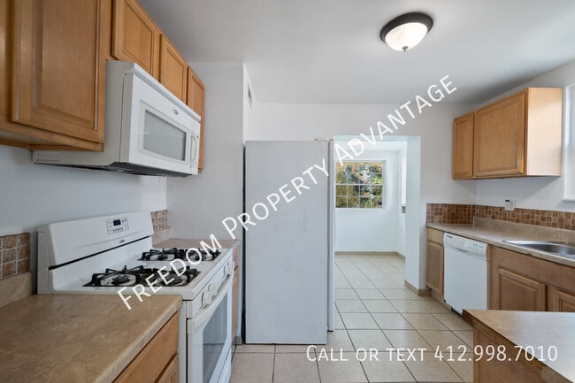 Building Photo - 2642 Mt Royal Rd