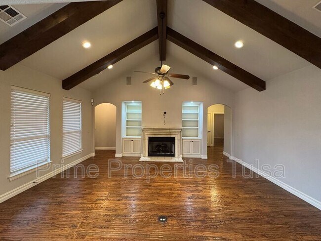 Building Photo - 2016 E 135th St S