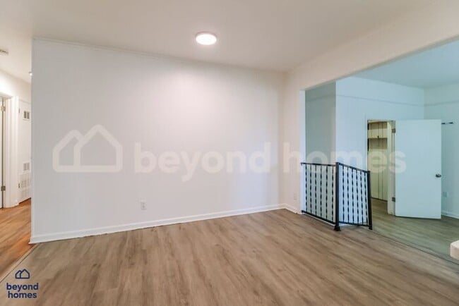 Building Photo - 3-Bedroom Home with Modern Updates and Spacious Yard - Ready for Move-In!