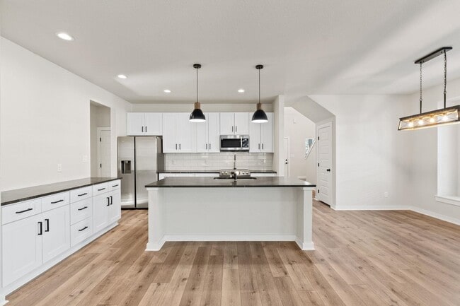 Building Photo - 853 Cypress Ln