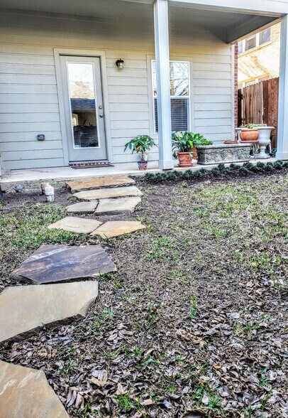 Back patio & yard - 3426 W 4th St
