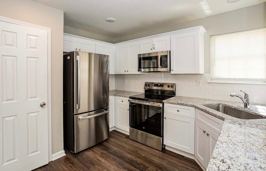 Building Photo - 8620 Berrybrook Ln