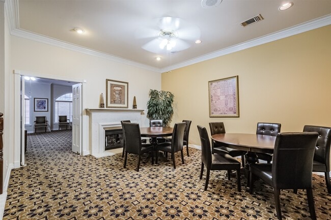 Building Photo - 2111 Welch St