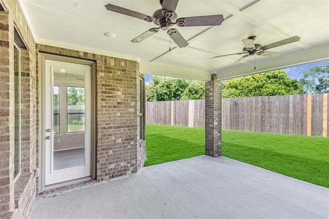 Building Photo - 25435 Kidwiler Dr