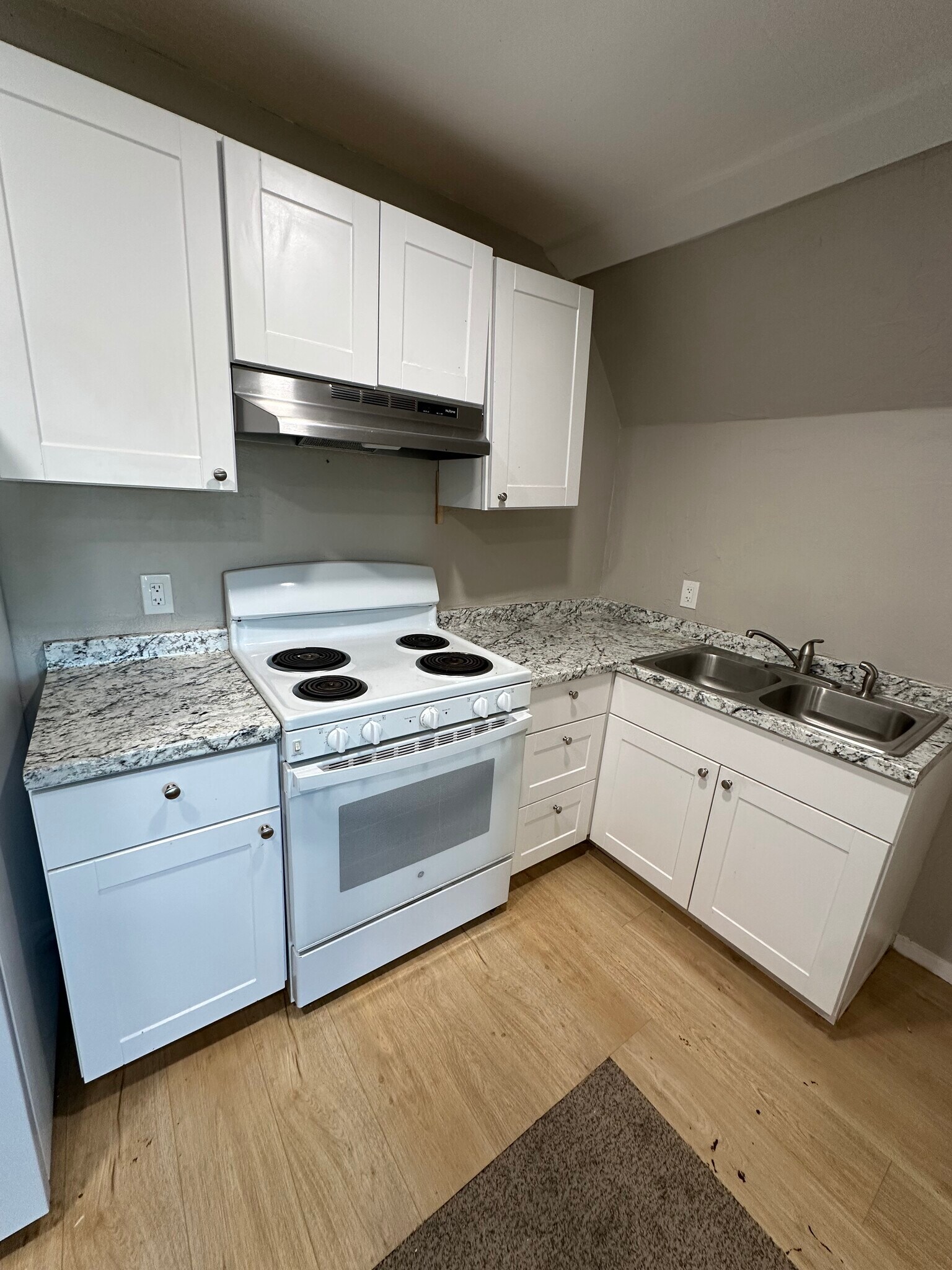 Building Photo - 1431 Tierra del Sol Rd