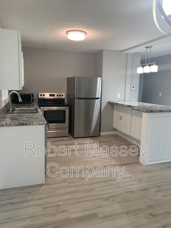 Building Photo - 2815 Joan Ave