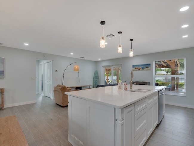 Building Photo - 606 Conn Way