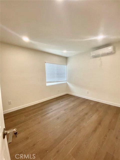 Building Photo - 920 W Olive Ave