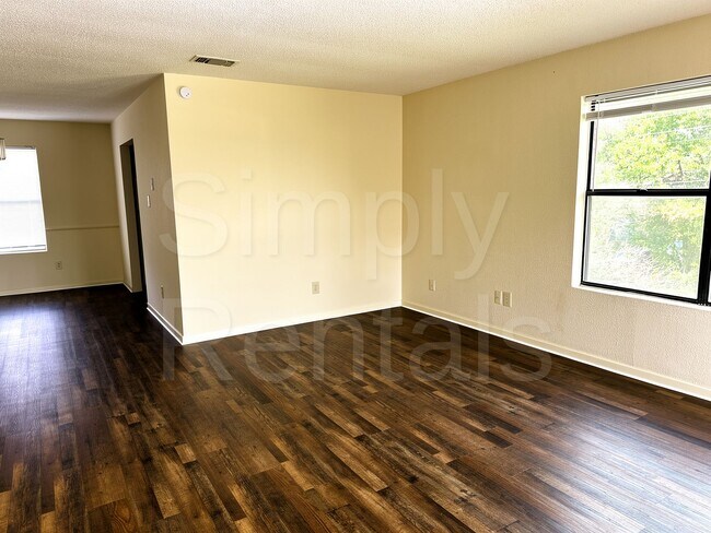 Building Photo - 2811 Granger St