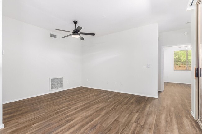 Building Photo - North Scottsdale Large 3 bed condo with attached 2 car garage, 1st floor unit