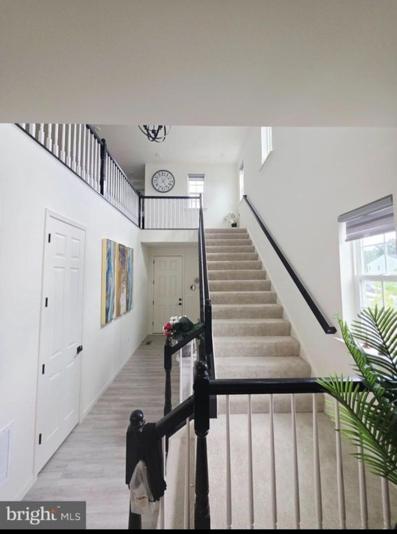 Building Photo - 122 Poe Dr