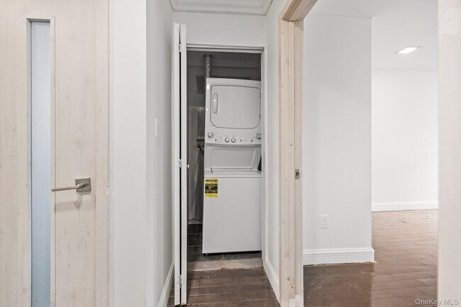 Building Photo - 4828 Barnes Ave