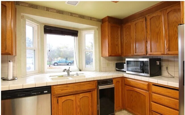 Building Photo - 922 Cossa Ct