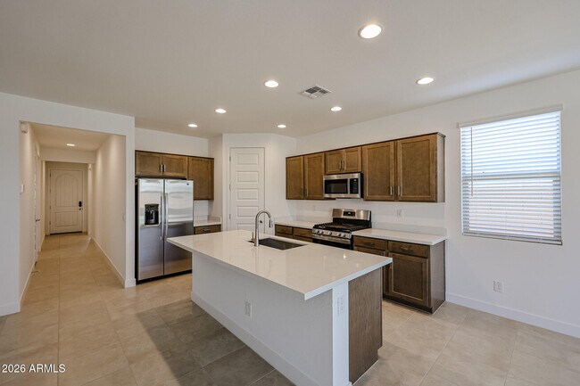 Building Photo - 26096 N 170th Ave
