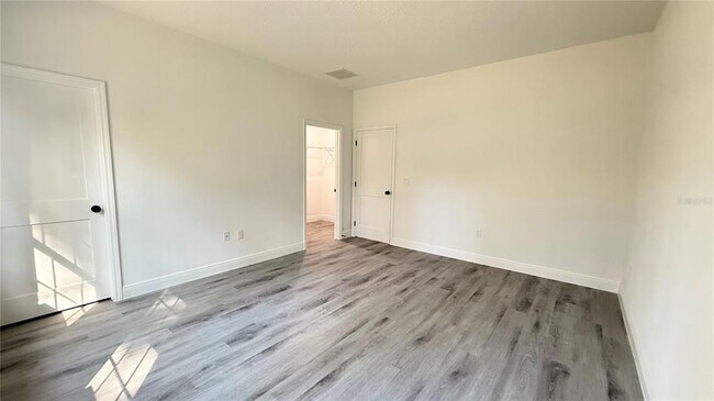 Building Photo - 7432 N Cricket Dr