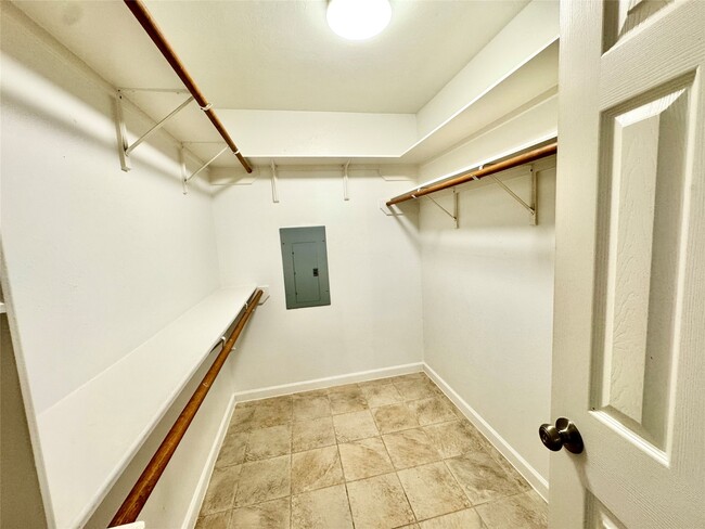 Building Photo - 7203 Addicks Clodine Rd