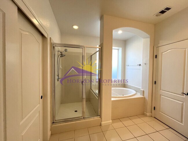 Building Photo - Bright 3 Bed 2.5 Bath 1,840 Sq. Ft. Fair Oaks Home