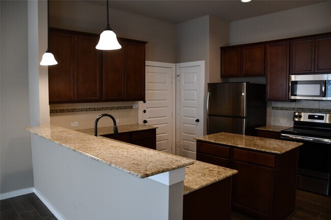 Building Photo - 106 Wickersham