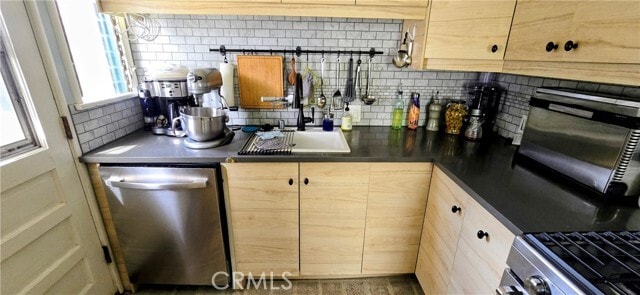 Building Photo - 10551 Karmont Ave