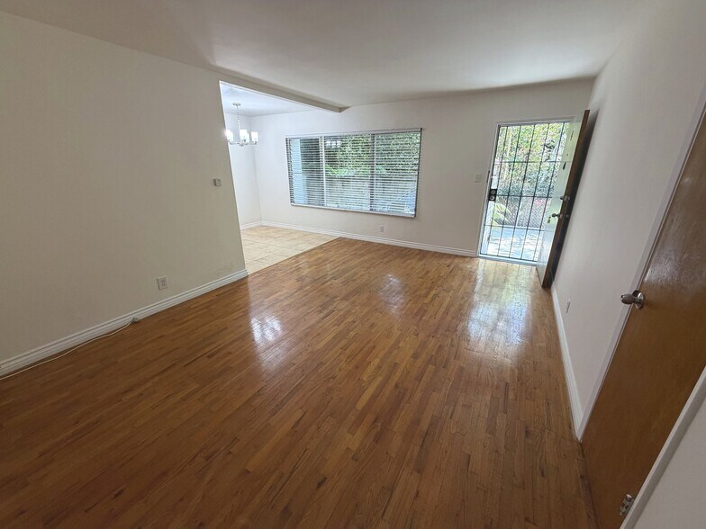 Building Photo - 1117 10th St