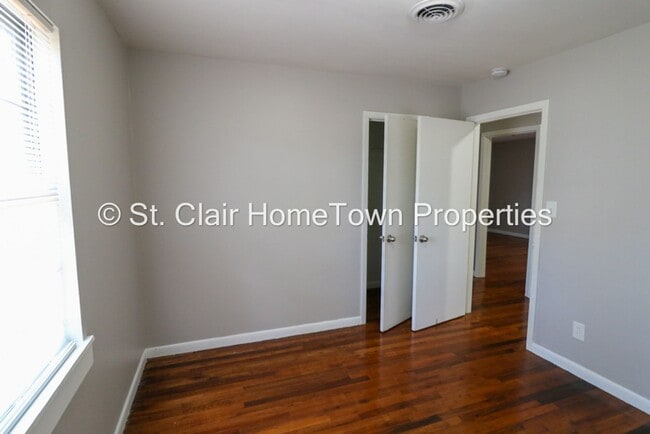 Building Photo - Adorable Pell City Home