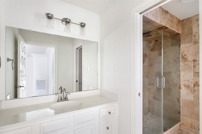 Building Photo - 5522 Honor Dr