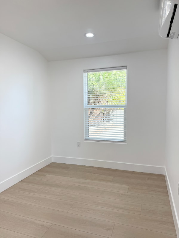 Building Photo - 7141 El Verano Dr