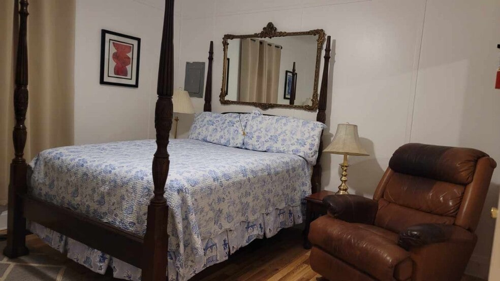 Building Photo - 505 Glover St