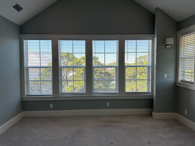 Building Photo - 28 Maritime Way