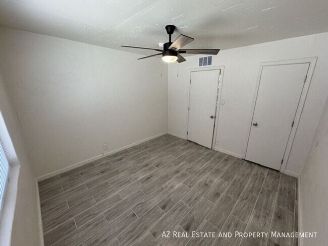 Building Photo - 1005 E Turney Ave