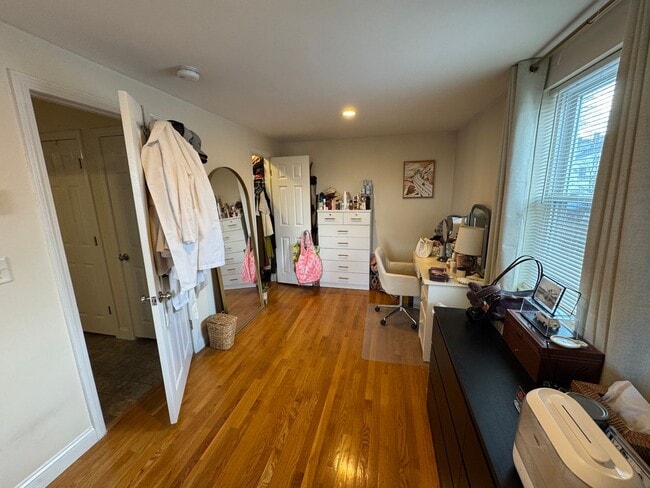 Building Photo - 220 Middlesex Ave