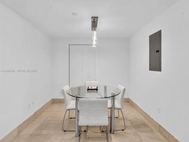 Building Photo - 350 S Miami Ave