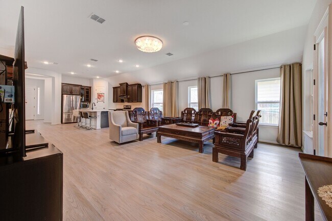Building Photo - 3507 Sunburst Ct