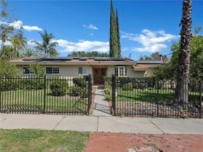 Building Photo - 10918 Reseda Blvd