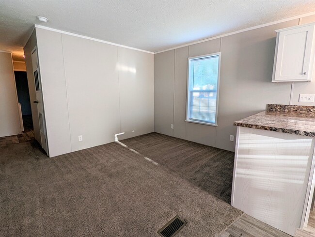 Building Photo - 110 Idaho