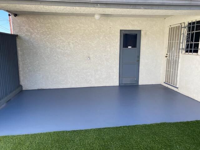 Building Photo - 333 W 33rd St