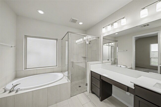 Building Photo - 31527 Splitting Willow Ln