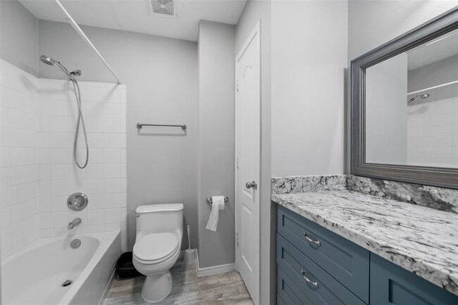 Building Photo - 9847 Willow Crossing Dr